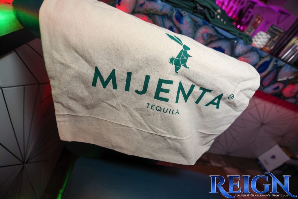 Reign-customer-appreciation-33