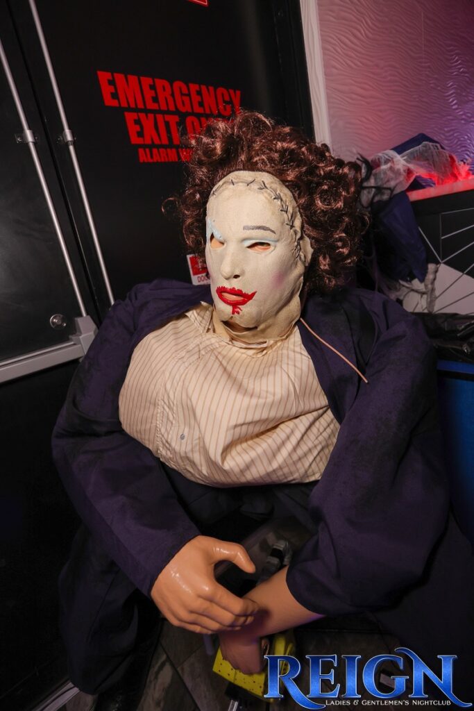 reign-barber-prehalloween-104
