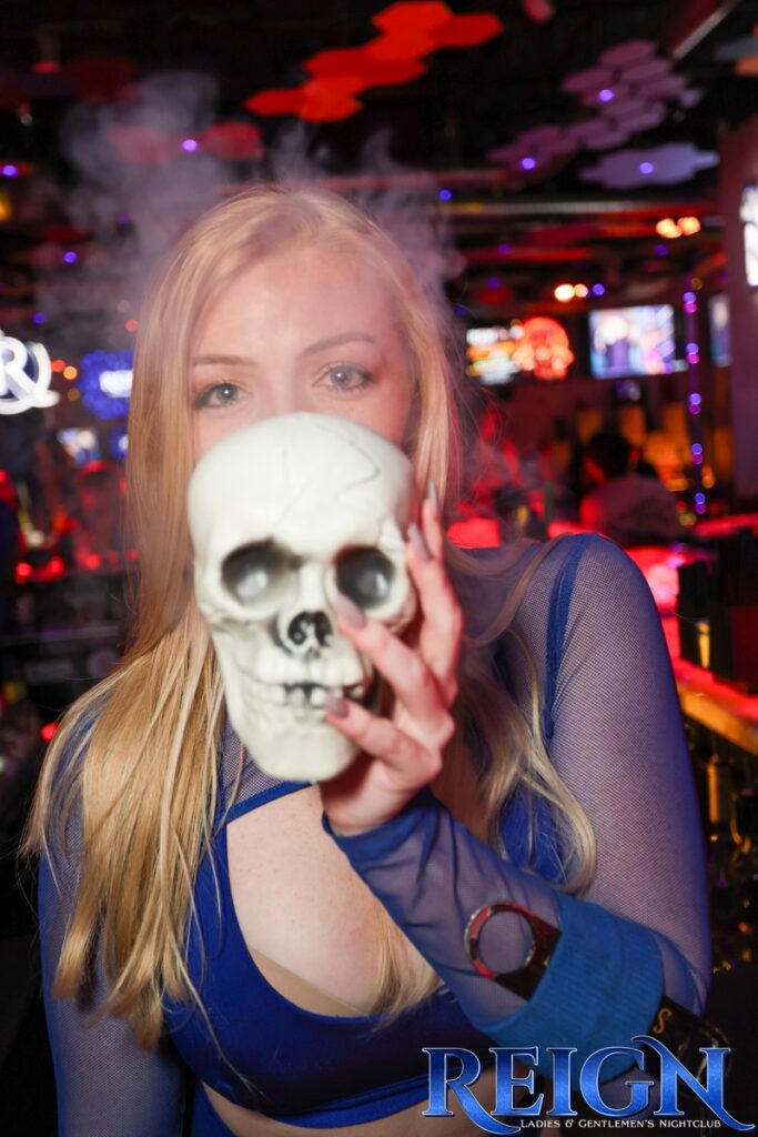 reign-barber-prehalloween-14