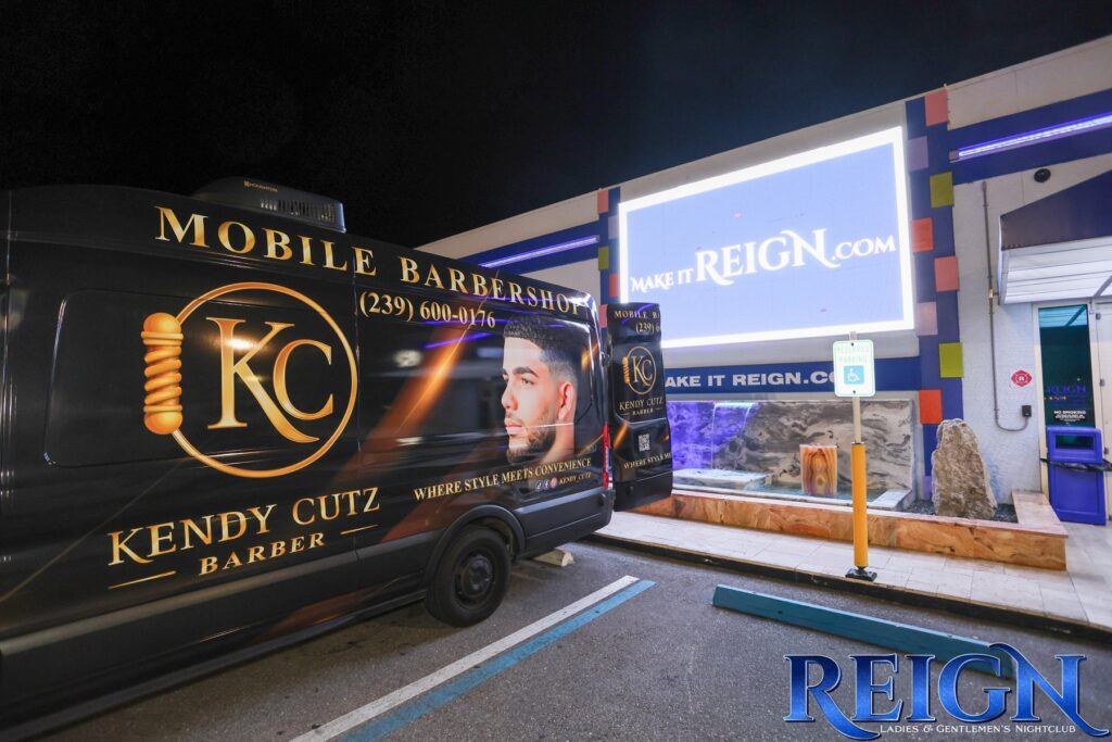 reign-barber-prehalloween-143