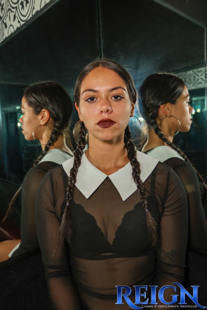 reign-barber-prehalloween-28
