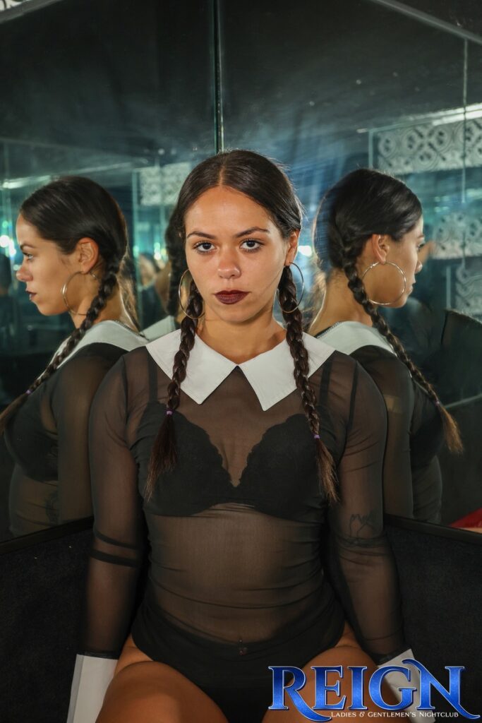 reign-barber-prehalloween-33