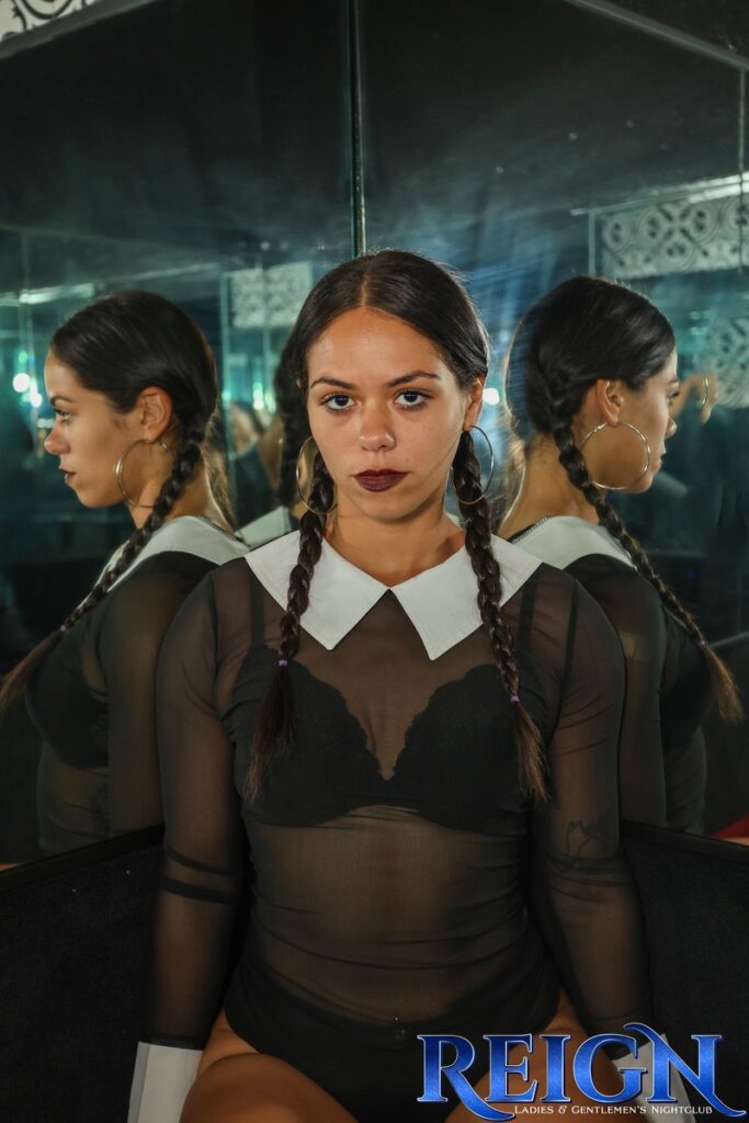 reign-barber-prehalloween-40