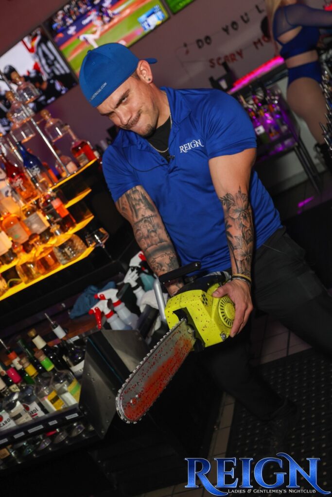 reign-barber-prehalloween-50