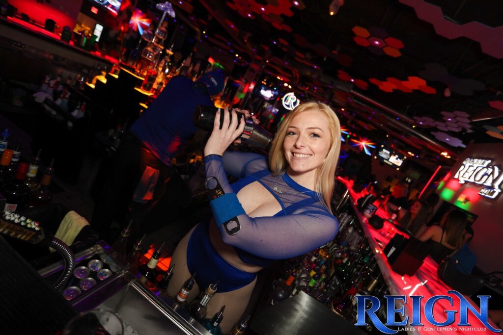 reign-barber-prehalloween-63