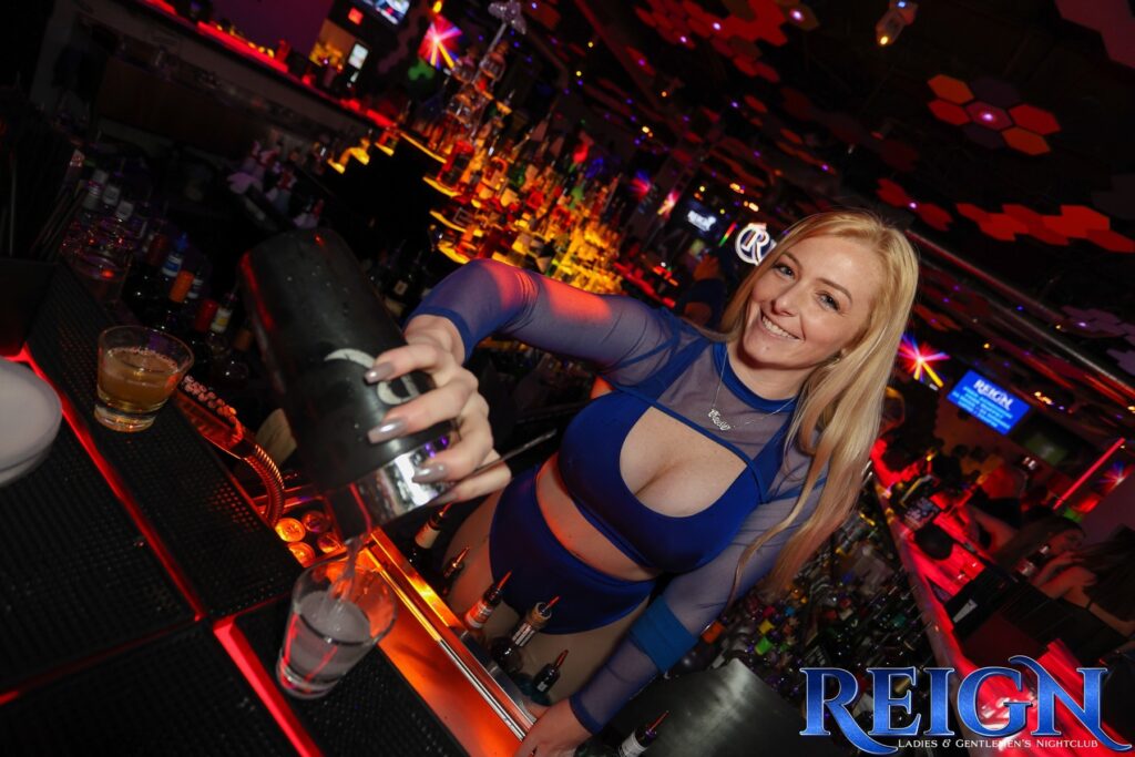 reign-barber-prehalloween-69