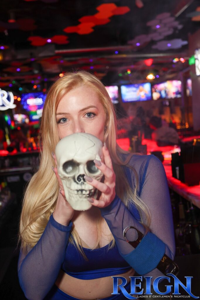 reign-barber-prehalloween-7