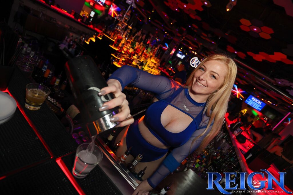 reign-barber-prehalloween-78