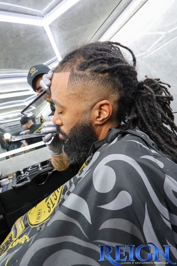 reign-barber-prehalloween-99