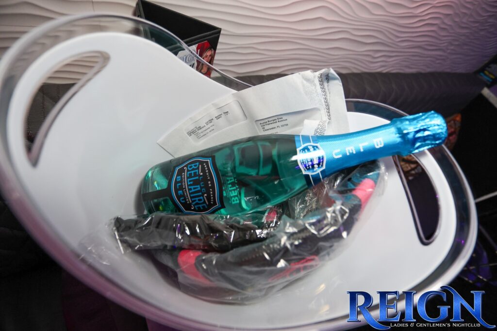 reign-doubled-auction-22