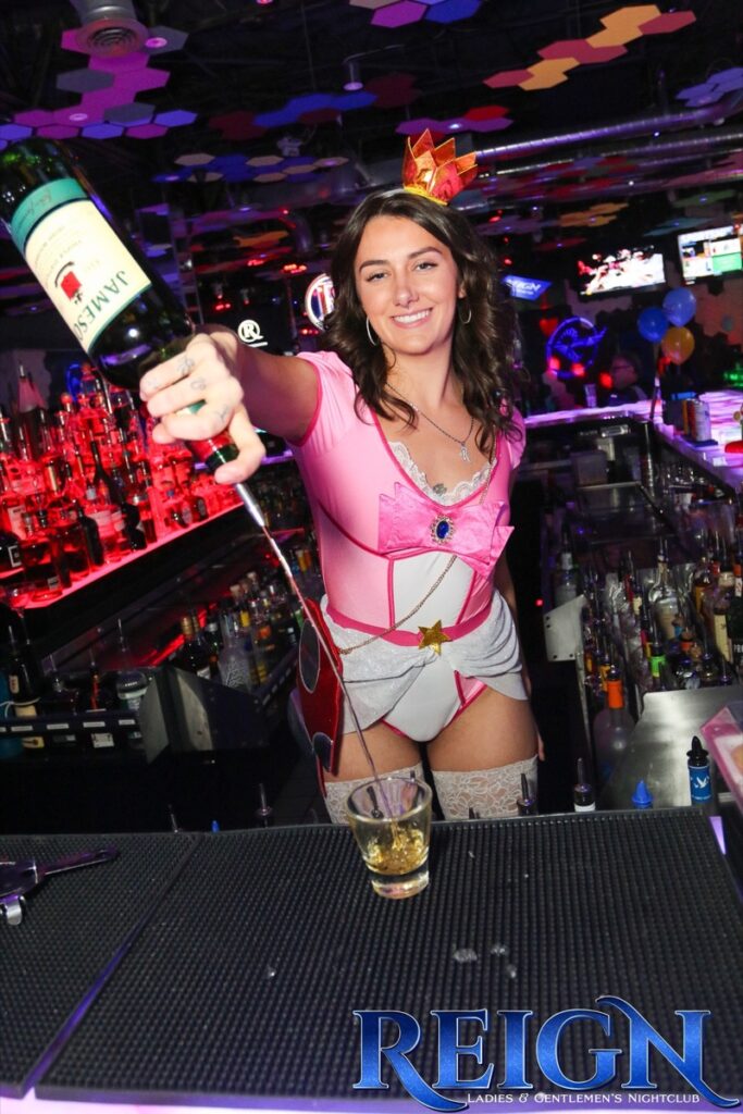 reign-Mari0-party-24