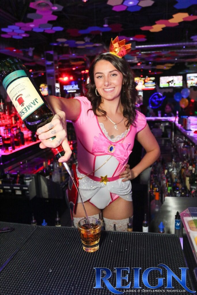 reign-Mari0-party-25